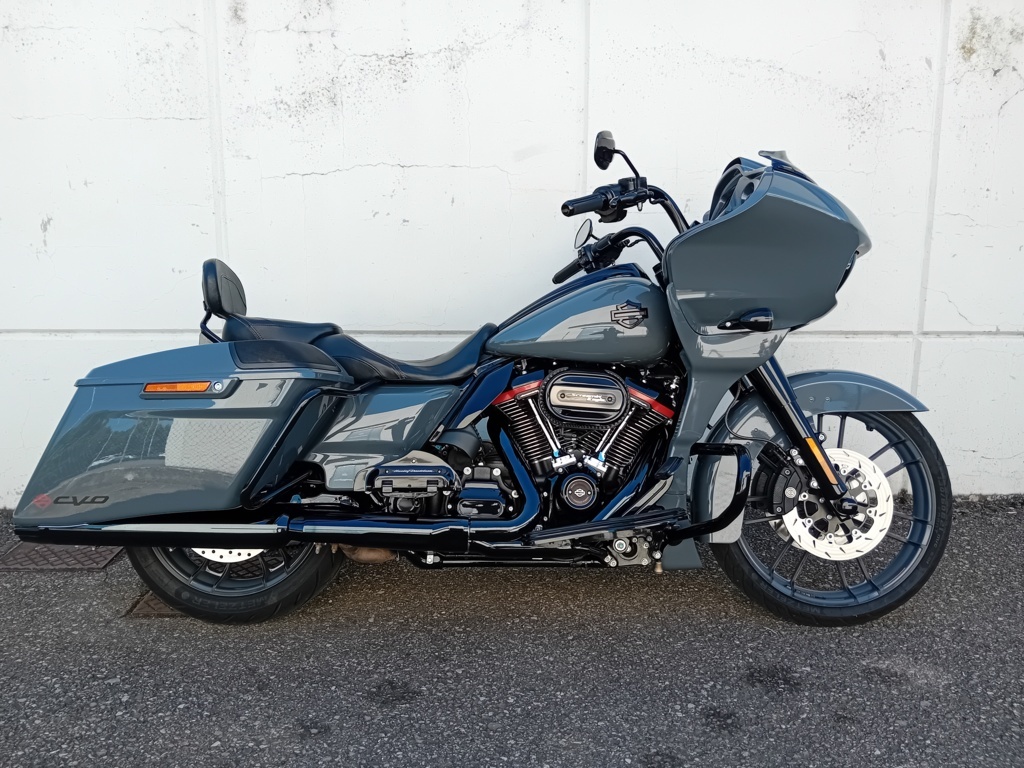 Harley Davidson ROAD GLIDE CVO 