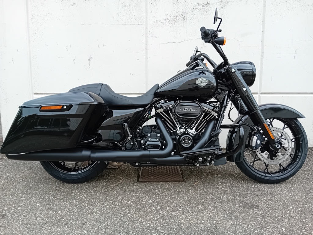 Harley Davidson Road King®  Special vivid black