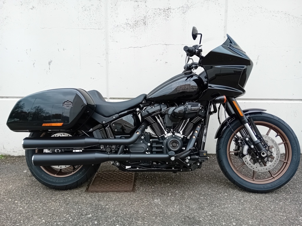 Harley Davidson Low Rider® ST vivid black